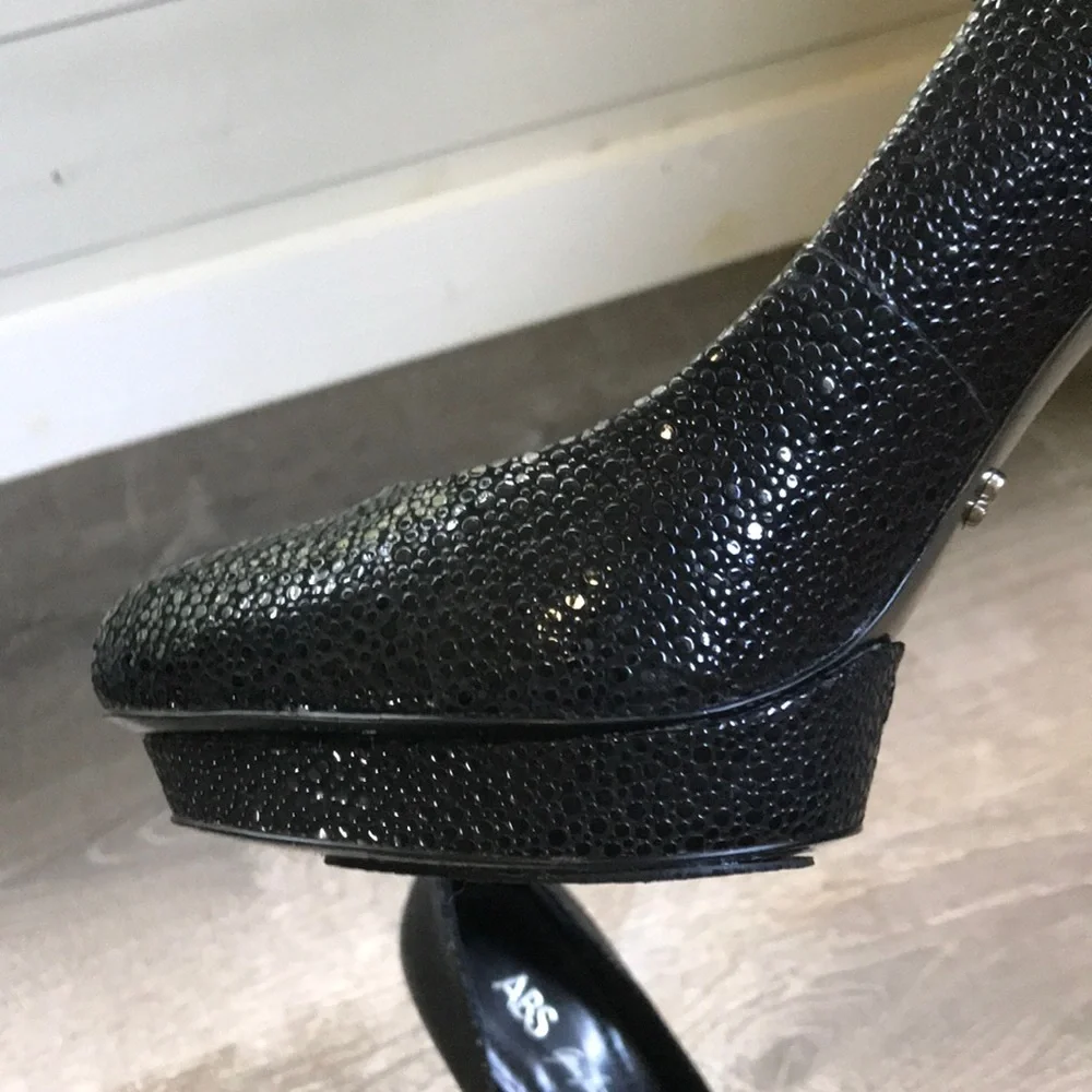 ABS Allen Schwartz leather platform pumps size 7.5